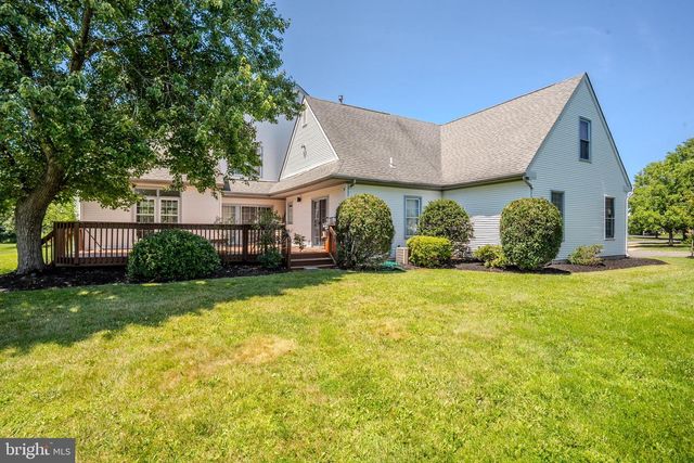 37 KINGLET DR S, Cranbury, NJ 08512
