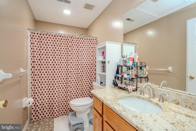 37 KINGLET DR S, Cranbury, NJ 08512