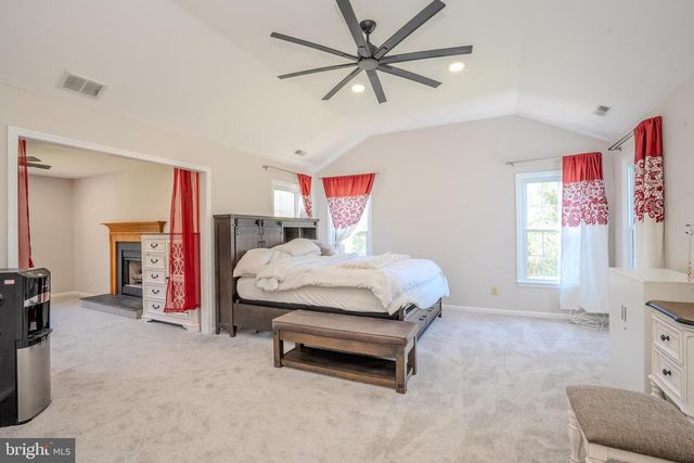 37 KINGLET DR S, Cranbury, NJ 08512