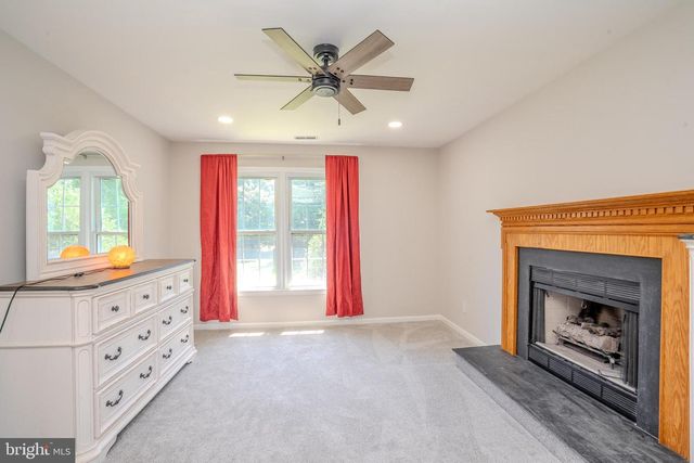 37 KINGLET DR S, Cranbury, NJ 08512