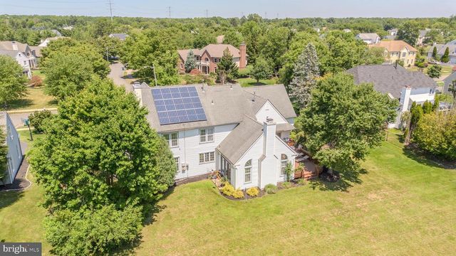 37 KINGLET DR S, Cranbury, NJ 08512
