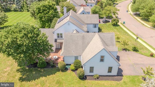 37 KINGLET DR S, Cranbury, NJ 08512