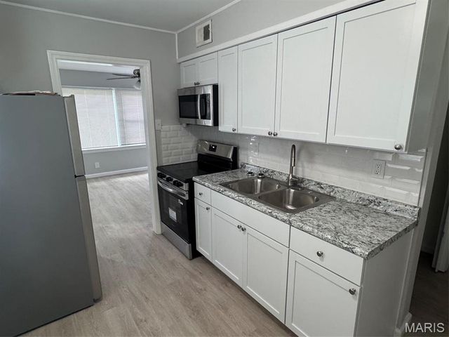 3148 Saint David Lane, St Ann, MO 63074