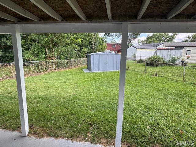 3148 Saint David Lane, St Ann, MO 63074