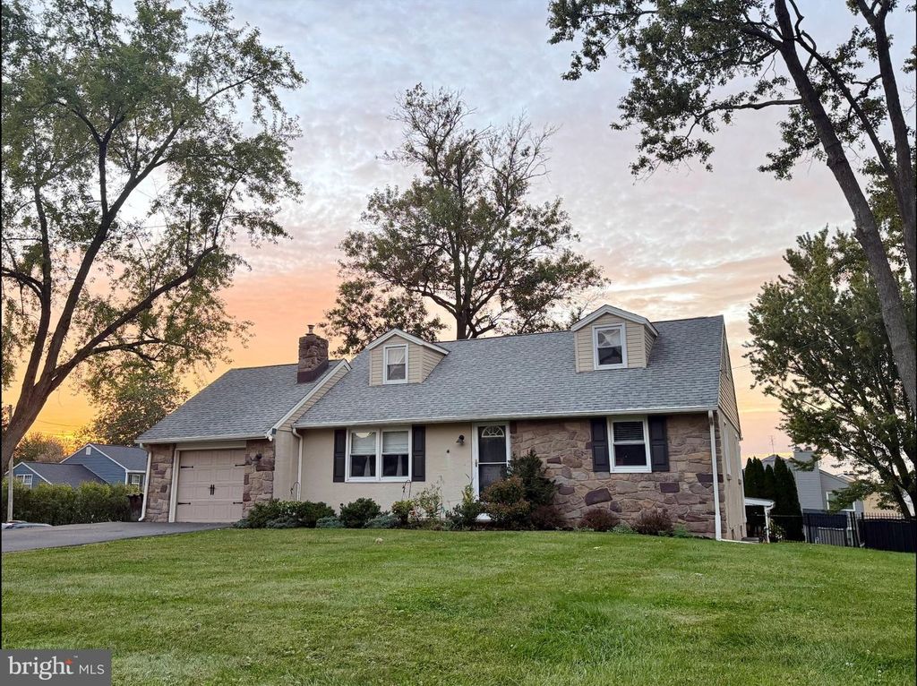 411 E RELIANCE RD, TELFORD, PA 18969 — exterior