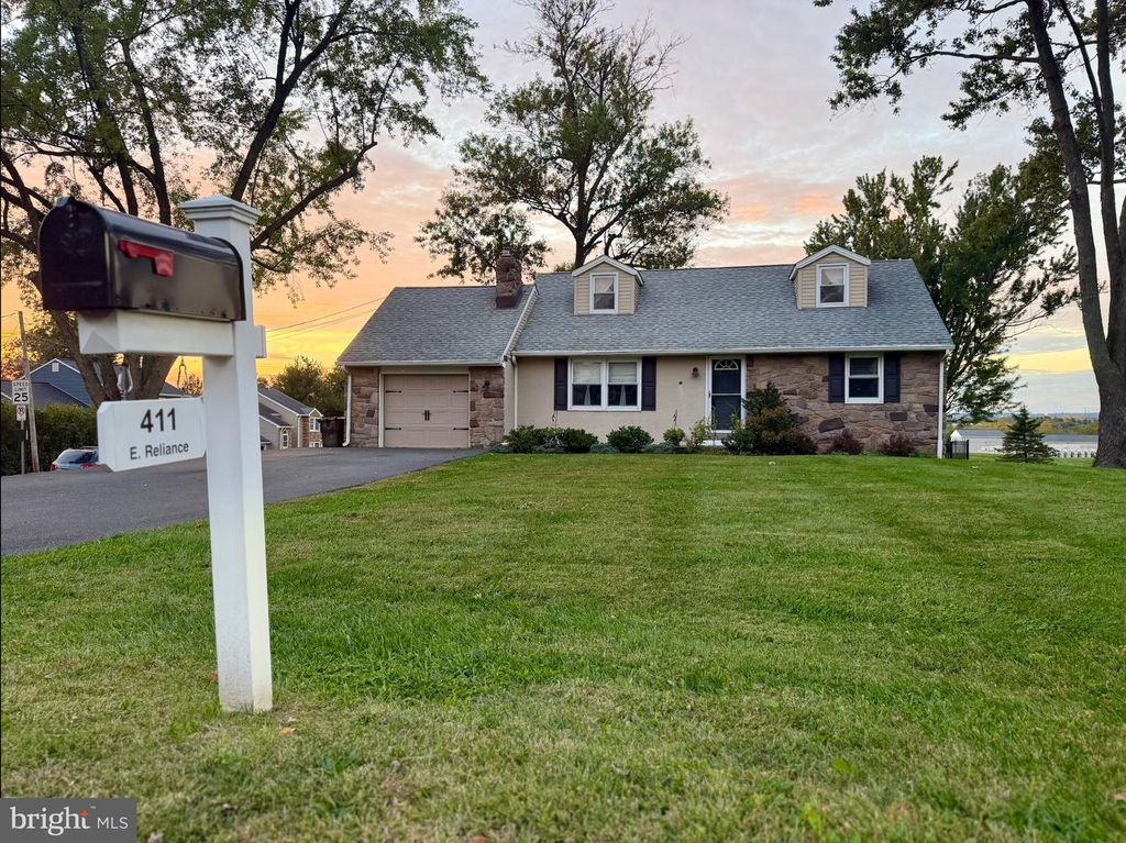 411 E RELIANCE RD, TELFORD, PA 18969 — photo 2