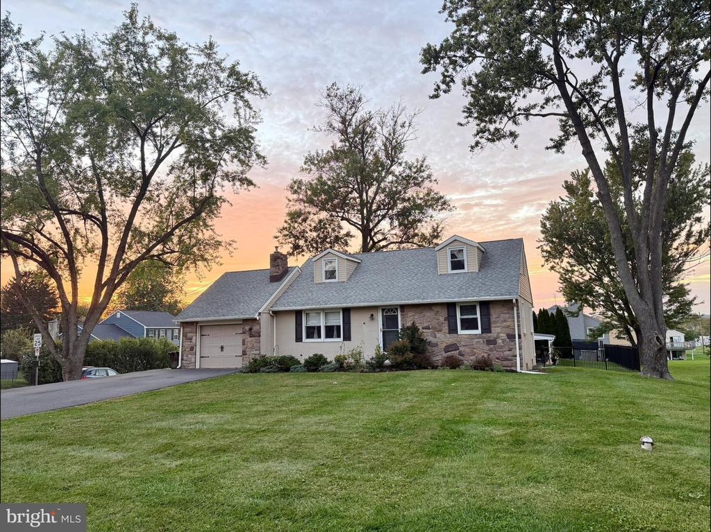 411 E RELIANCE RD, TELFORD, PA 18969 — photo 3