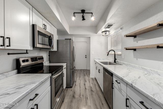 4558 W MARYLAND Avenue, Glendale, AZ 85301