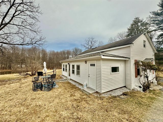 1 Royal Acres Drive, Middletown, NY 10940