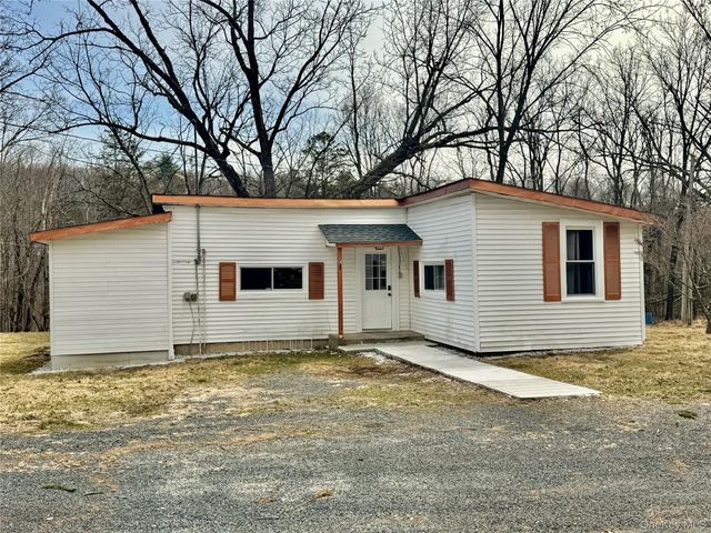 1 Royal Acres Drive, Middletown, NY 10940