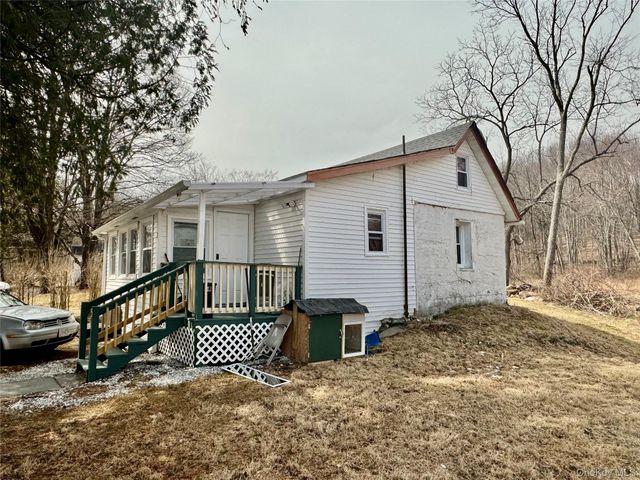 1 Royal Acres Drive, Middletown, NY 10940