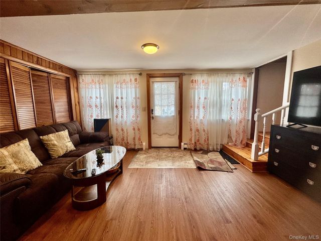 1 Royal Acres Drive, Middletown, NY 10940