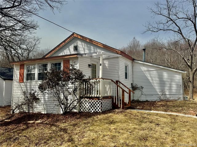 1 Royal Acres Drive, Middletown, NY 10940