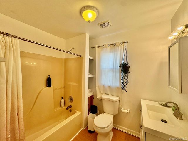 1 Royal Acres Drive, Middletown, NY 10940