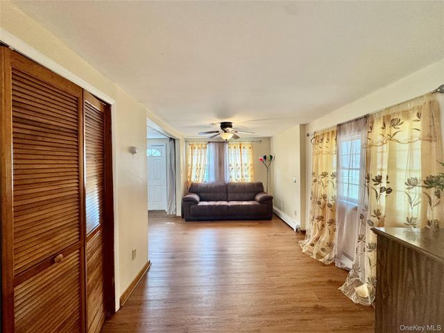 1 Royal Acres Drive, Middletown, NY 10940