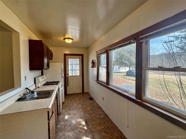 1 Royal Acres Drive, Middletown, NY 10940