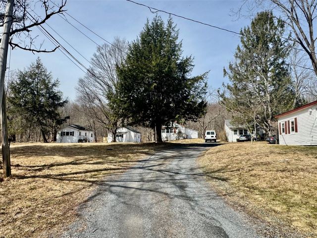 1 Royal Acres Drive, Middletown, NY 10940