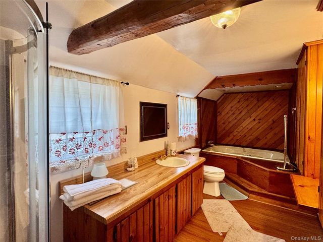 1 Royal Acres Drive, Middletown, NY 10940