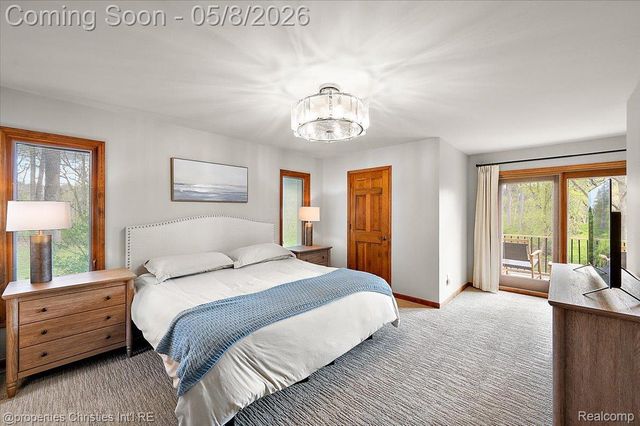 1071 Woodbridge Lane, Oakland Charter Township, MI 48306