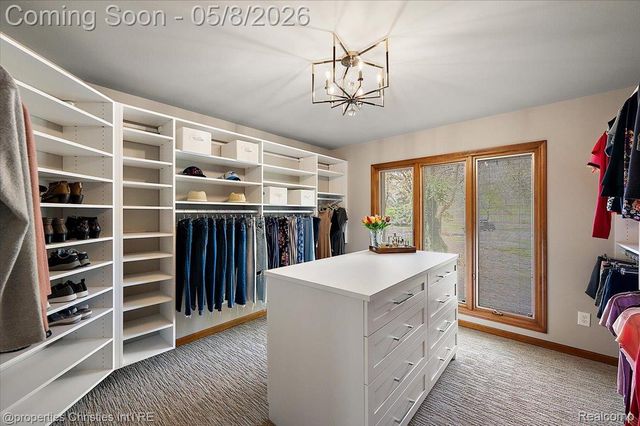 1071 Woodbridge Lane, Oakland Charter Township, MI 48306