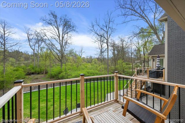 1071 Woodbridge Lane, Oakland Charter Township, MI 48306