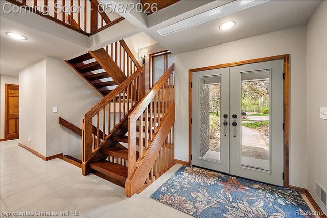 1071 Woodbridge Lane, Oakland Charter Township, MI 48306