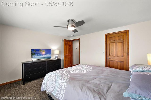 1071 Woodbridge Lane, Oakland Charter Township, MI 48306