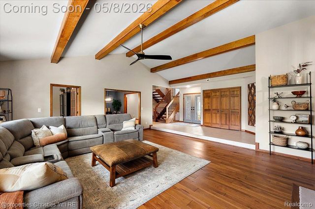 1071 Woodbridge Lane, Oakland Charter Township, MI 48306