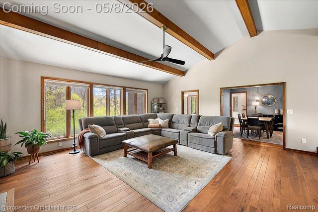 1071 Woodbridge Lane, Oakland Charter Township, MI 48306