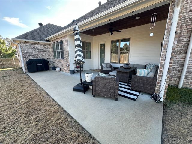 7334 TULE CREEK Lane, Tyler, TX 75703