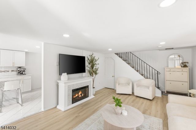 39 Harrison St, Sussex Boro, NJ 07461