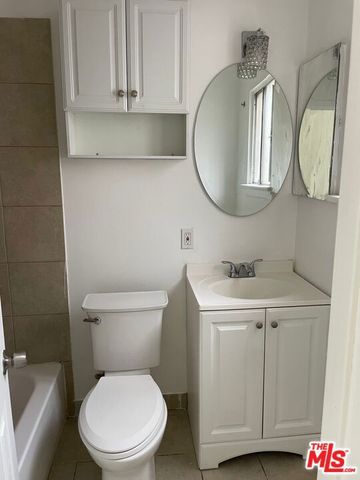 6627 Kraft Avenue, North Hollywood, CA 91606