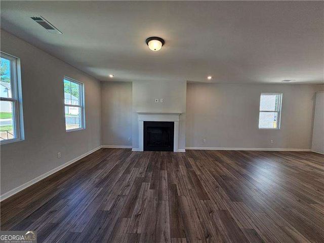 3250 Willow Glade Tr, Lawrenceville, GA 30043