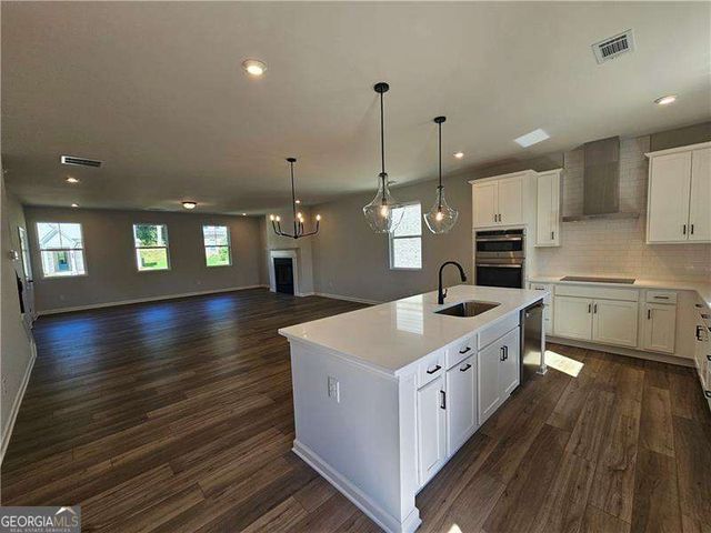 3250 Willow Glade Tr, Lawrenceville, GA 30043