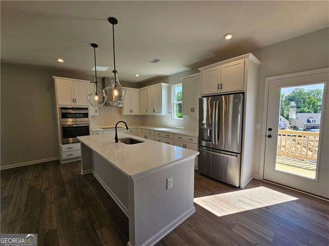 3250 Willow Glade Tr, Lawrenceville, GA 30043
