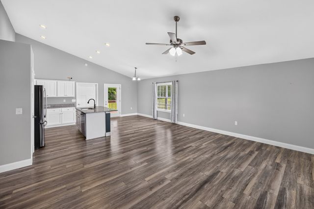 3 Patrick Dr, Crossville, TN 38555