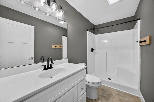 3 Patrick Dr, Crossville, TN 38555