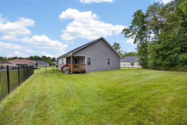 3 Patrick Dr, Crossville, TN 38555