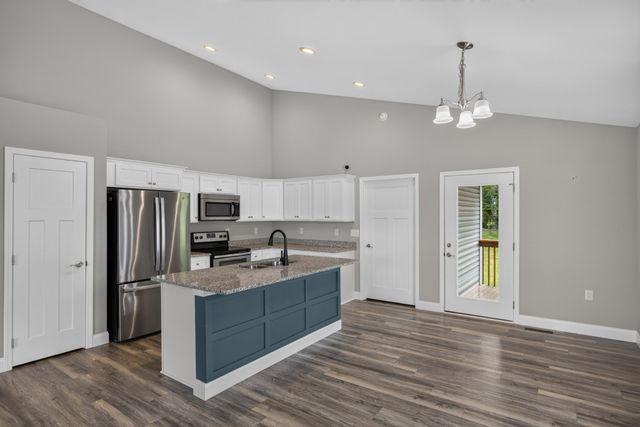 3 Patrick Dr, Crossville, TN 38555