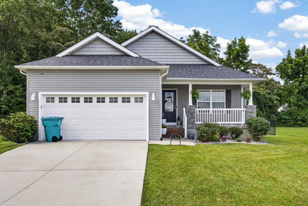 3 Patrick Dr, Crossville, TN 38555