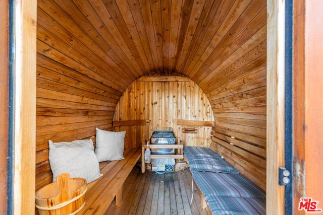 3722 Alonzo Avenue, Encino (los Angeles), CA 91316