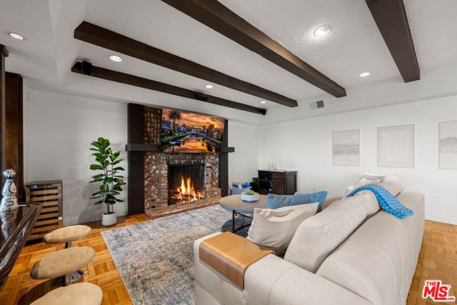 3722 Alonzo Avenue, Encino (los Angeles), CA 91316