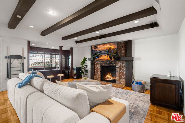 3722 Alonzo Avenue, Encino (los Angeles), CA 91316