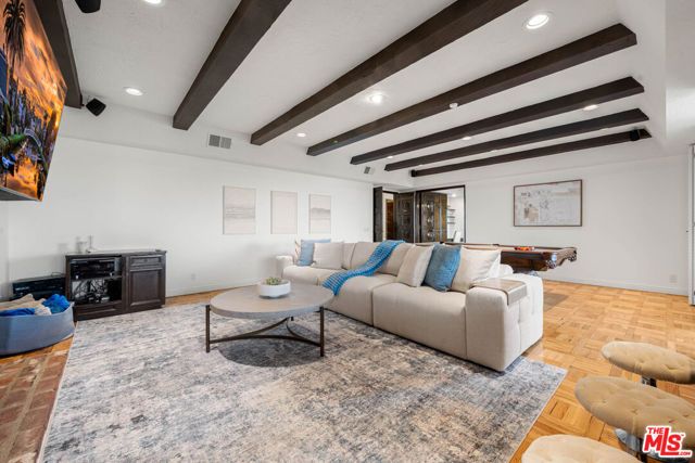 3722 Alonzo Avenue, Encino (los Angeles), CA 91316