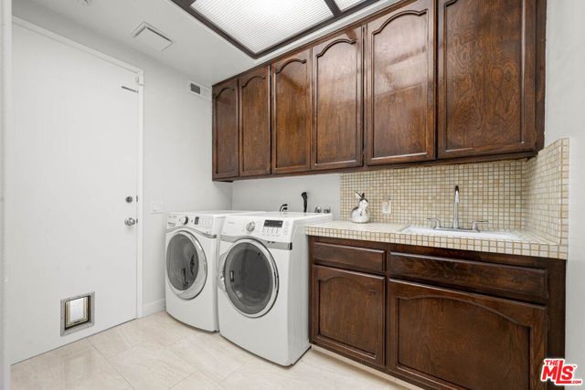 3722 Alonzo Avenue, Encino (los Angeles), CA 91316