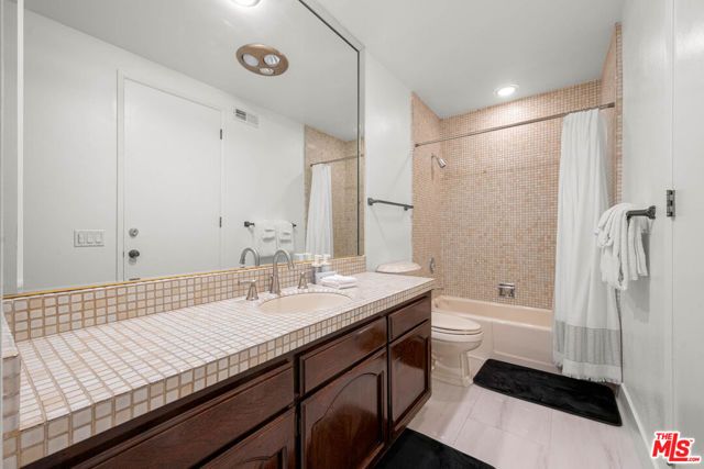 3722 Alonzo Avenue, Encino (los Angeles), CA 91316