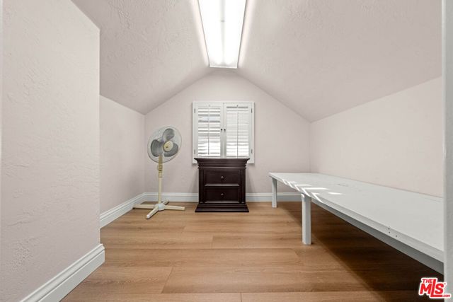 3722 Alonzo Avenue, Encino (los Angeles), CA 91316