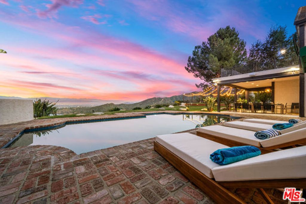 3722 Alonzo Avenue, Encino (los Angeles), CA 91316