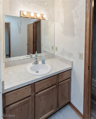 743 Bent Creek Drive, Wadsworth, OH 44281