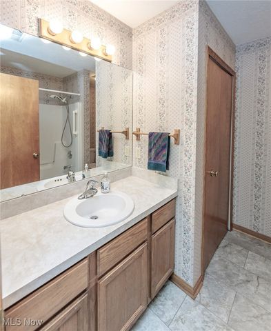 743 Bent Creek Drive, Wadsworth, OH 44281